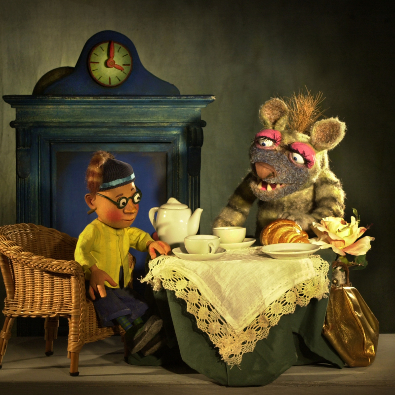 Prinzessin Hyäne beim Tee, Foto: &copy; Karin Blüher